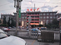 阳泉某煤矿在墨隆采购气动锚杆钻机